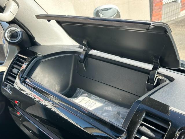 ハイエースバン ＳロングワイドＤＸ　ＧＬパッケージ　■５ドア■ディーゼルターボ■３型■ローダウン■パナソニックナビ■ＴＶ■バックカメラ■キーレス■モニター■リアヒーターエアコン■ＥＴＣ■ウィンカー付きサイドミラー■スペアタイヤ■社外スピーカー（30枚目）