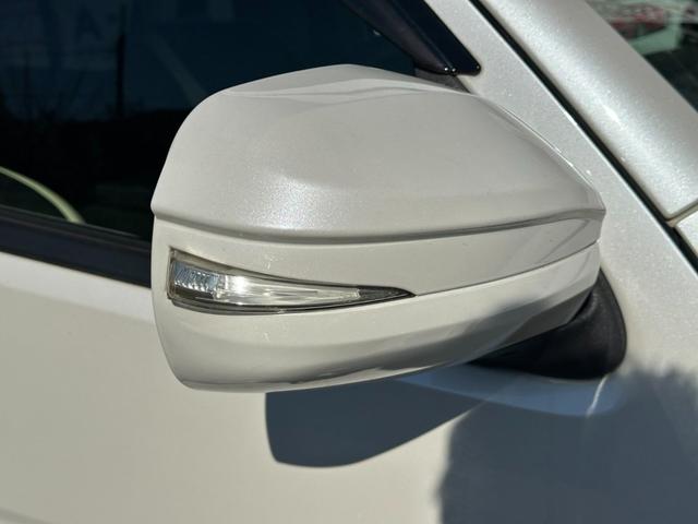 ハイエースバン ＳロングワイドＤＸ　ＧＬパッケージ　■５ドア■ディーゼルターボ■３型■ローダウン■パナソニックナビ■ＴＶ■バックカメラ■キーレス■モニター■リアヒーターエアコン■ＥＴＣ■ウィンカー付きサイドミラー■スペアタイヤ■社外スピーカー（67枚目）