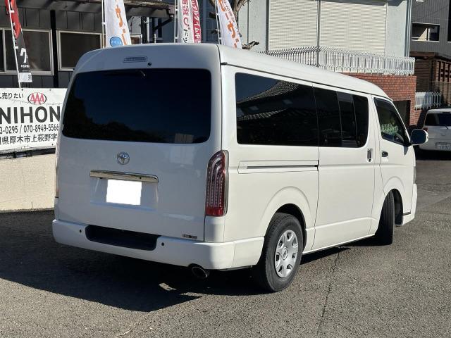 ハイエースバン ＳロングワイドＤＸ　ＧＬパッケージ　■５ドア■ディーゼルターボ■３型■ローダウン■パナソニックナビ■ＴＶ■バックカメラ■キーレス■モニター■リアヒーターエアコン■ＥＴＣ■ウィンカー付きサイドミラー■スペアタイヤ■社外スピーカー（69枚目）