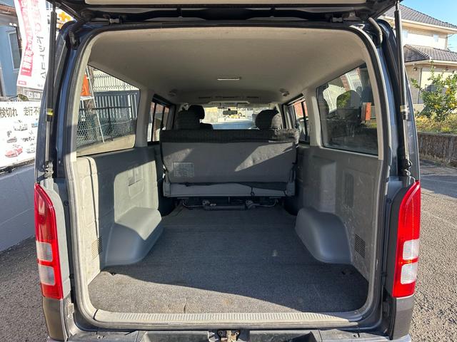 レジアスエースバン ロングスーパーGL ■5ドア■ディーゼルターボ■Tベルト交換歴有■リアヒーターエアコン■AC100V■キーレス■パワーウィンドウ■ナビ■TV■バックカメラ■BTオーディオ■ETC■助手席エアバッグ(10枚目)