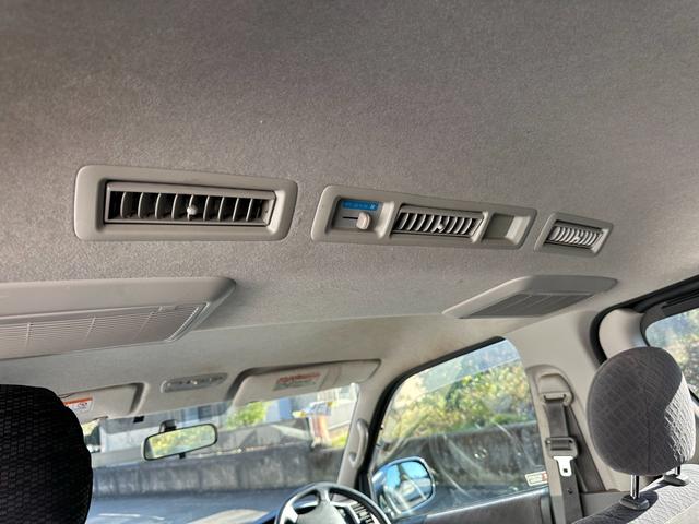 レジアスエースバン ロングスーパーGL ■5ドア■ディーゼルターボ■Tベルト交換歴有■リアヒーターエアコン■AC100V■キーレス■パワーウィンドウ■ナビ■TV■バックカメラ■BTオーディオ■ETC■助手席エアバッグ(16枚目)