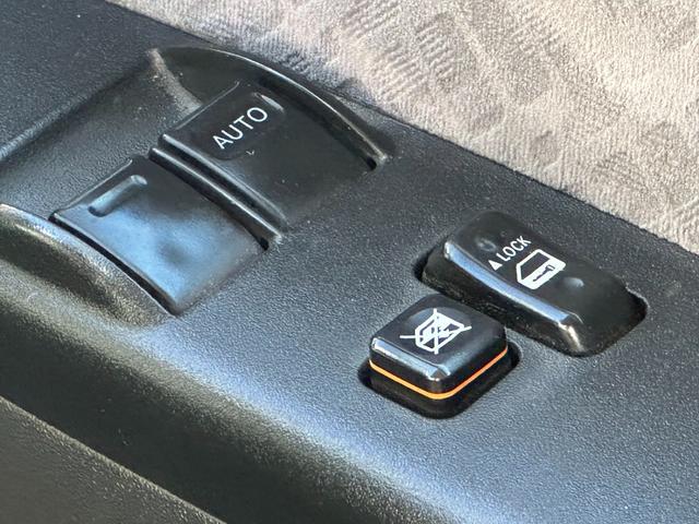 レジアスエースバン ロングスーパーGL ■5ドア■ディーゼルターボ■Tベルト交換歴有■リアヒーターエアコン■AC100V■キーレス■パワーウィンドウ■ナビ■TV■バックカメラ■BTオーディオ■ETC■助手席エアバッグ(28枚目)