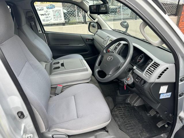 ハイエースバン ロングＤＸ　ＧＬパッケージ　■５ドア■積載量１２５０Ｋｇ■タイミングチェーン■ＥＴＣ■社外ＡＷ■スペアタイヤ■パワーウィンドウ■キーレス■電動格納ミラー■ＡＣ１００Ｖ（17枚目）