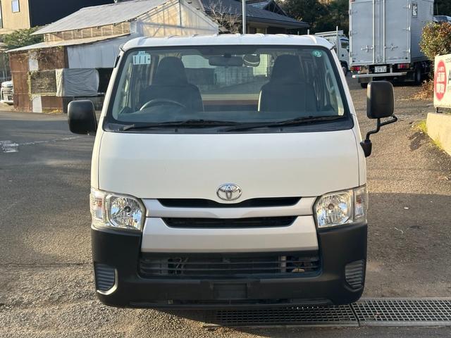 ハイエースバン ロングDX ■5ドア■ディーゼルターボ■4型■10万キロ時Tベルト交換歴有■1250Kg■ETC■バックカメラ■BTオーディオ■ナビ■TV■キーレス■レザーシート(4枚目)