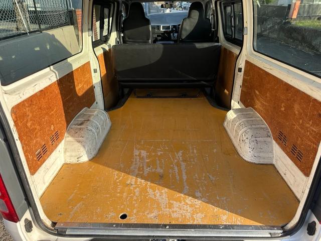 ハイエースバン ロングDX ■5ドア■ディーゼルターボ■4型■10万キロ時Tベルト交換歴有■1250Kg■ETC■バックカメラ■BTオーディオ■ナビ■TV■キーレス■レザーシート(11枚目)
