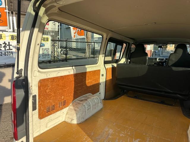 ハイエースバン ロングDX ■5ドア■ディーゼルターボ■4型■10万キロ時Tベルト交換歴有■1250Kg■ETC■バックカメラ■BTオーディオ■ナビ■TV■キーレス■レザーシート(12枚目)