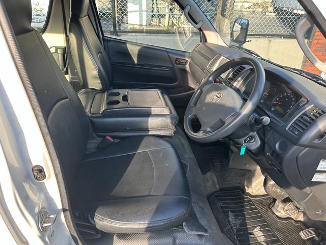 ハイエースバン ロングDX ■5ドア■ディーゼルターボ■4型■10万キロ時Tベルト交換歴有■1250Kg■ETC■バックカメラ■BTオーディオ■ナビ■TV■キーレス■レザーシート(17枚目)
