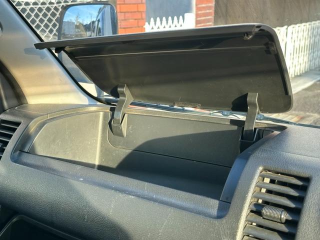 ハイエースバン ロングDX ■5ドア■ディーゼルターボ■4型■10万キロ時Tベルト交換歴有■1250Kg■ETC■バックカメラ■BTオーディオ■ナビ■TV■キーレス■レザーシート(28枚目)