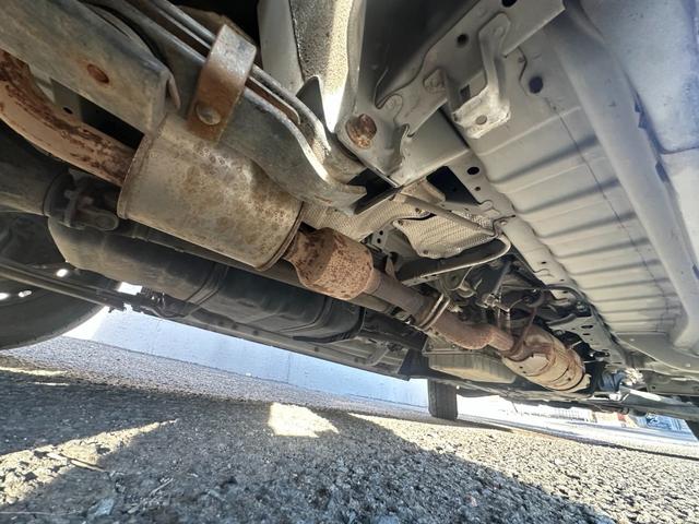 ハイエースバン ロングDX ■5ドア■ディーゼルターボ■4型■10万キロ時Tベルト交換歴有■1250Kg■ETC■バックカメラ■BTオーディオ■ナビ■TV■キーレス■レザーシート(41枚目)