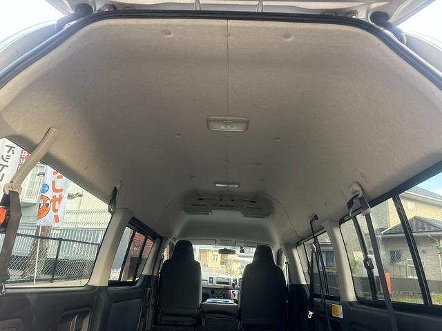 ハイエースバン ＤＸウェルキャプＢタイプルーフサイドウィンドウなし　■４ドア■ディーゼルターボ■４ＷＤ■Ｔベルト交換歴有■キーレス■パワーウィンドウ■ドラレコ■スペアキー■スペアタイヤ（9枚目）