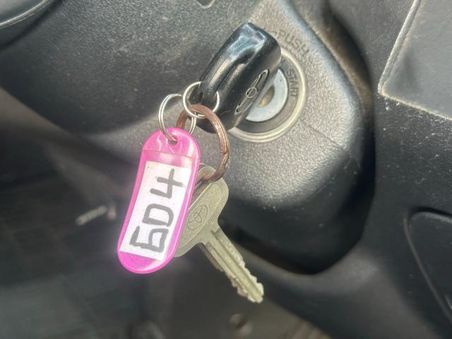 ハイエースバン ＤＸウェルキャプＢタイプルーフサイドウィンドウなし　■４ドア■ディーゼルターボ■４ＷＤ■Ｔベルト交換歴有■キーレス■パワーウィンドウ■ドラレコ■スペアキー■スペアタイヤ（22枚目）