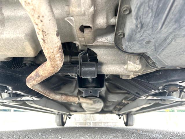 ミラカスタム Ｘ　禁煙車　純正オーディオ　オートエアコン　純正１４インチアルミホイール　フォグライト　ＣＤ再生　盗難防止装置　プライバシーガラス（19枚目）