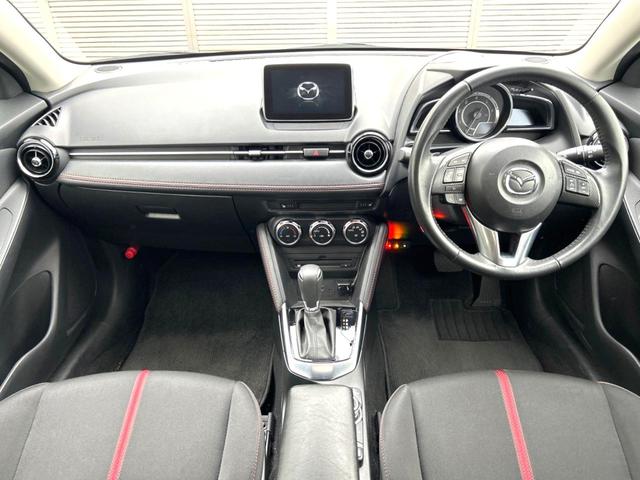 デミオ ＸＤツーリング　衝突軽減装置　禁煙車　純正ナビ　バックカメラ　ＥＴＣ　Ｂｌｕｅｔｏｏｔｈ　スマートキー　シートヒーター　ＬＥＤヘッドライト　クルーズコントロール　革巻きステアリング　パドルシフト　純正１６インチアルミ（2枚目）