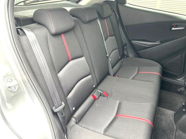 デミオ ＸＤツーリング　衝突軽減装置　禁煙車　純正ナビ　バックカメラ　ＥＴＣ　Ｂｌｕｅｔｏｏｔｈ　スマートキー　シートヒーター　ＬＥＤヘッドライト　クルーズコントロール　革巻きステアリング　パドルシフト　純正１６インチアルミ（9枚目）