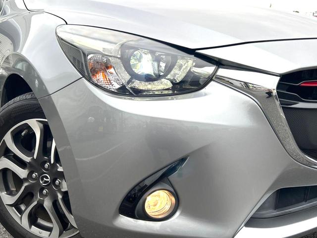 デミオ ＸＤツーリング　衝突軽減装置　禁煙車　純正ナビ　バックカメラ　ＥＴＣ　Ｂｌｕｅｔｏｏｔｈ　スマートキー　シートヒーター　ＬＥＤヘッドライト　クルーズコントロール　革巻きステアリング　パドルシフト　純正１６インチアルミ（12枚目）