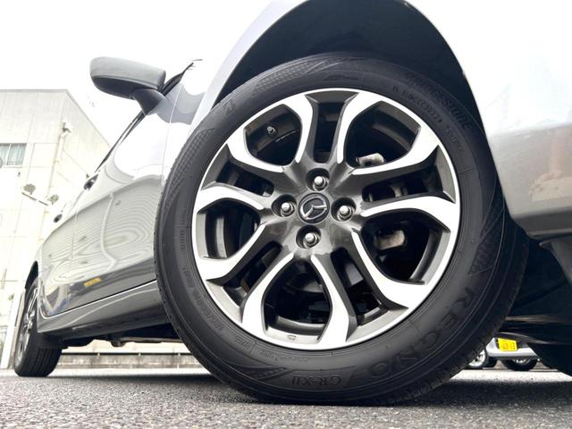 デミオ ＸＤツーリング　衝突軽減装置　禁煙車　純正ナビ　バックカメラ　ＥＴＣ　Ｂｌｕｅｔｏｏｔｈ　スマートキー　シートヒーター　ＬＥＤヘッドライト　クルーズコントロール　革巻きステアリング　パドルシフト　純正１６インチアルミ（13枚目）