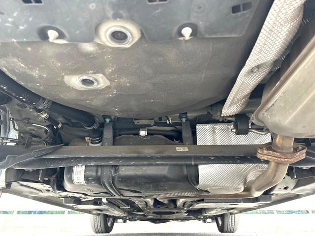デミオ ＸＤツーリング　衝突軽減装置　禁煙車　純正ナビ　バックカメラ　ＥＴＣ　Ｂｌｕｅｔｏｏｔｈ　スマートキー　シートヒーター　ＬＥＤヘッドライト　クルーズコントロール　革巻きステアリング　パドルシフト　純正１６インチアルミ（19枚目）
