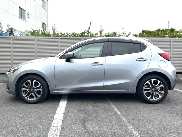デミオ ＸＤツーリング　衝突軽減装置　禁煙車　純正ナビ　バックカメラ　ＥＴＣ　Ｂｌｕｅｔｏｏｔｈ　スマートキー　シートヒーター　ＬＥＤヘッドライト　クルーズコントロール　革巻きステアリング　パドルシフト　純正１６インチアルミ（26枚目）