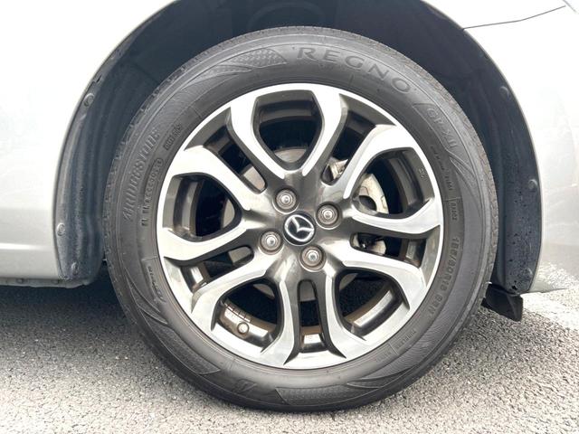 デミオ ＸＤツーリング　衝突軽減装置　禁煙車　純正ナビ　バックカメラ　ＥＴＣ　Ｂｌｕｅｔｏｏｔｈ　スマートキー　シートヒーター　ＬＥＤヘッドライト　クルーズコントロール　革巻きステアリング　パドルシフト　純正１６インチアルミ（28枚目）