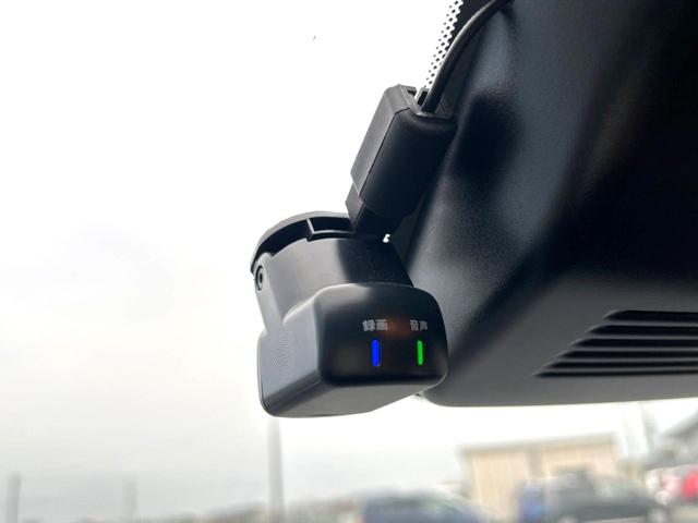 ノート Ｓ　インテリエマージェンシーブレーキ　禁煙車　純正ナビ　全周囲カメラ　ＥＴＣ　Ｂｌｕｅｔｏｏｔｈ　フルセグ　ドラレコ　スマートキー　ＬＥＤヘッドライト　ＬＥＤフォグライト　ＣＤ／ＤＶＤ再生　盗難防止装置（7枚目）