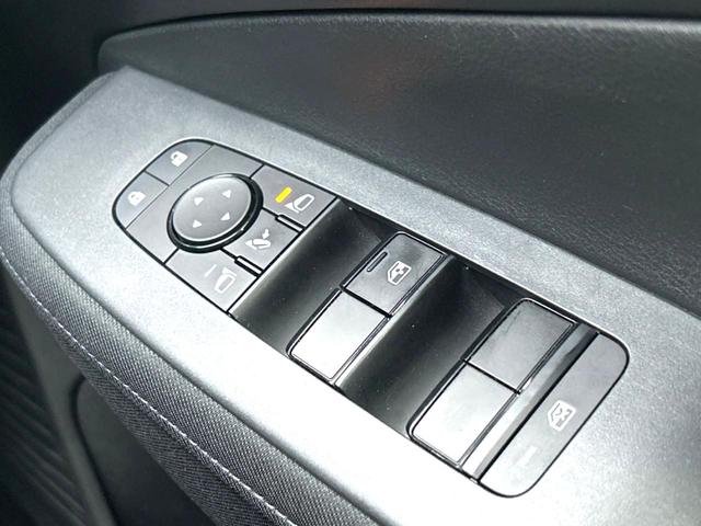 ノート Ｓ　インテリエマージェンシーブレーキ　禁煙車　純正ナビ　全周囲カメラ　ＥＴＣ　Ｂｌｕｅｔｏｏｔｈ　フルセグ　ドラレコ　スマートキー　ＬＥＤヘッドライト　ＬＥＤフォグライト　ＣＤ／ＤＶＤ再生　盗難防止装置（45枚目）