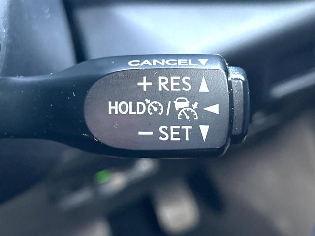 Ｃ－ＨＲ Ｇ　セーフティセンス　禁煙車　純正ナビ　レーダークルーズコントロール　バックカメラ　ＥＴＣ　Ｂｌｕｅｔｏｏｔｈ　ドライブレコーダー　シートヒーター　レーンキープアシスト　クリアランスソナー　ＬＥＤフォグ（5枚目）