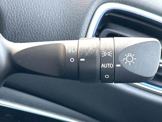 プリウス Aプレミアム ツーリングセレクション 衝突軽減装置 禁煙車 純正9型ナビ レザーシート 純正アルミホイール レーダークルーズ ETC Bluetooth フルセグ ドラレコ スマートキー パワーシート LEDヘッドライト クルコン(40枚目)