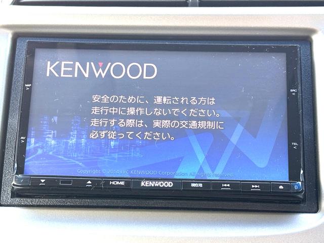 フィットハイブリッド スマートセレクション 禁煙車 ナビ ETC フルセグ Bluetooth スマートキー HIDヘッドライト LEDフォグライト クルーズコントロール 革巻きステアリング オートエアコン CD/DVD再生 オートライト(3枚目)