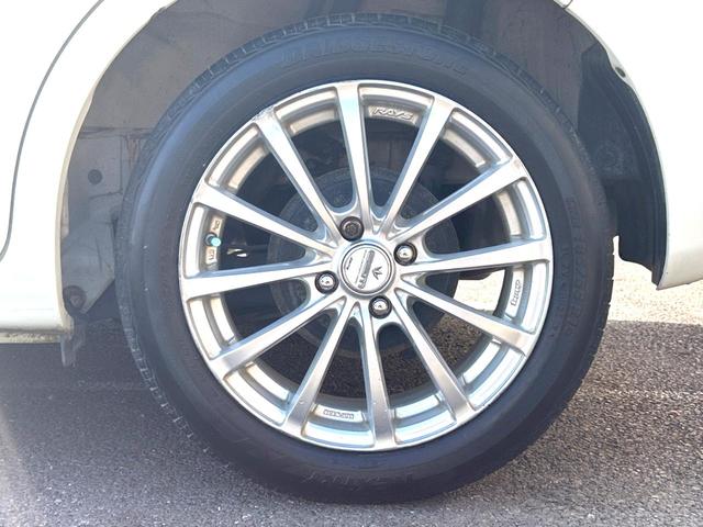 フィットハイブリッド スマートセレクション 禁煙車 ナビ ETC フルセグ Bluetooth スマートキー HIDヘッドライト LEDフォグライト クルーズコントロール 革巻きステアリング オートエアコン CD/DVD再生 オートライト(27枚目)