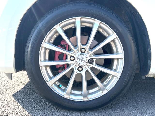 フィットハイブリッド スマートセレクション 禁煙車 ナビ ETC フルセグ Bluetooth スマートキー HIDヘッドライト LEDフォグライト クルーズコントロール 革巻きステアリング オートエアコン CD/DVD再生 オートライト(28枚目)