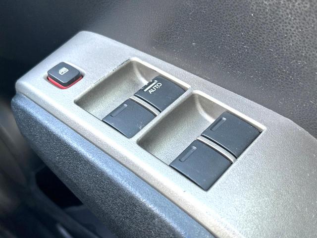 フィットハイブリッド スマートセレクション 禁煙車 ナビ ETC フルセグ Bluetooth スマートキー HIDヘッドライト LEDフォグライト クルーズコントロール 革巻きステアリング オートエアコン CD/DVD再生 オートライト(46枚目)