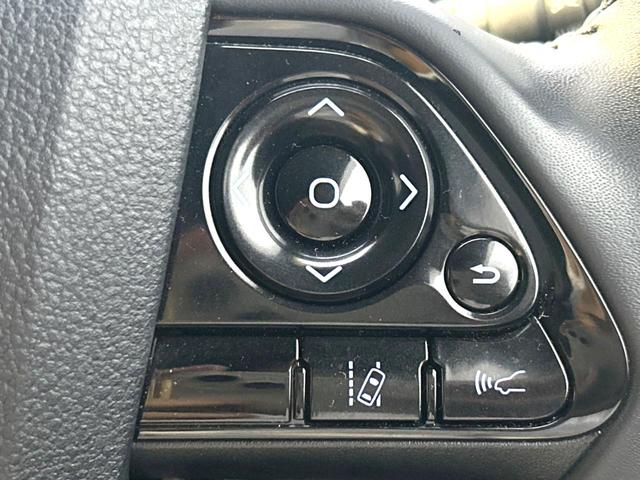 プリウス Ｓ　セーフティセンス　禁煙車　純正ＳＤナビ　全周囲カメラ　レーダークルーズコントロール　ＥＴＣ　Ｂｌｕｅｔｏｏｔｈ　ドラレコ　ＬＥＤヘッドライト　ＬＥＤフォグライト　レーンキープ　クリアランスソナー（6枚目）