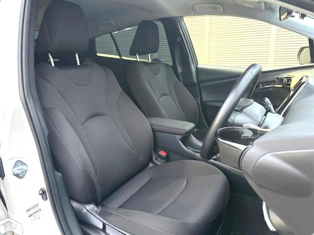 プリウス Ｓ　セーフティセンス　禁煙車　純正ＳＤナビ　全周囲カメラ　レーダークルーズコントロール　ＥＴＣ　Ｂｌｕｅｔｏｏｔｈ　ドラレコ　ＬＥＤヘッドライト　ＬＥＤフォグライト　レーンキープ　クリアランスソナー（8枚目）