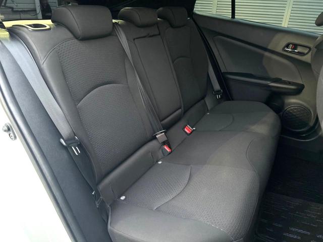 プリウス Ｓ　セーフティセンス　禁煙車　純正ＳＤナビ　全周囲カメラ　レーダークルーズコントロール　ＥＴＣ　Ｂｌｕｅｔｏｏｔｈ　ドラレコ　ＬＥＤヘッドライト　ＬＥＤフォグライト　レーンキープ　クリアランスソナー（9枚目）