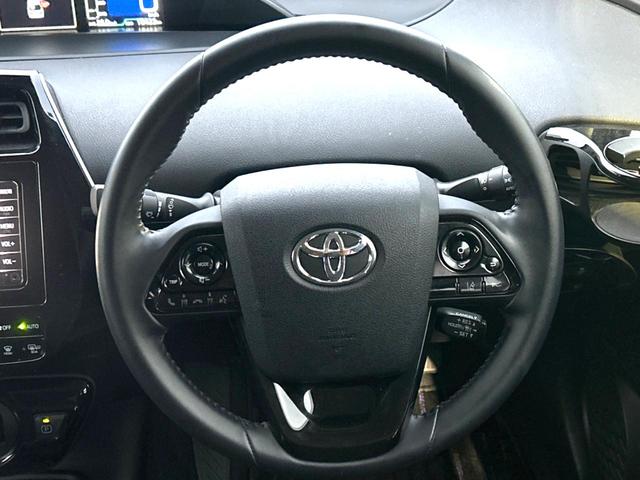 プリウス Ｓ　セーフティセンス　禁煙車　純正ＳＤナビ　全周囲カメラ　レーダークルーズコントロール　ＥＴＣ　Ｂｌｕｅｔｏｏｔｈ　ドラレコ　ＬＥＤヘッドライト　ＬＥＤフォグライト　レーンキープ　クリアランスソナー（11枚目）