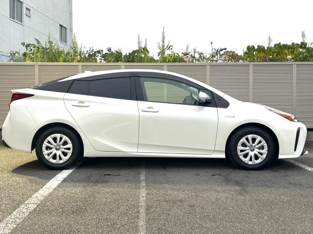 プリウス Ｓ　セーフティセンス　禁煙車　純正ＳＤナビ　全周囲カメラ　レーダークルーズコントロール　ＥＴＣ　Ｂｌｕｅｔｏｏｔｈ　ドラレコ　ＬＥＤヘッドライト　ＬＥＤフォグライト　レーンキープ　クリアランスソナー（24枚目）