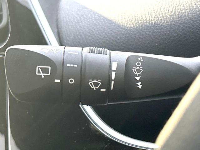 プリウス Ｓ　セーフティセンス　禁煙車　純正ＳＤナビ　全周囲カメラ　レーダークルーズコントロール　ＥＴＣ　Ｂｌｕｅｔｏｏｔｈ　ドラレコ　ＬＥＤヘッドライト　ＬＥＤフォグライト　レーンキープ　クリアランスソナー（43枚目）