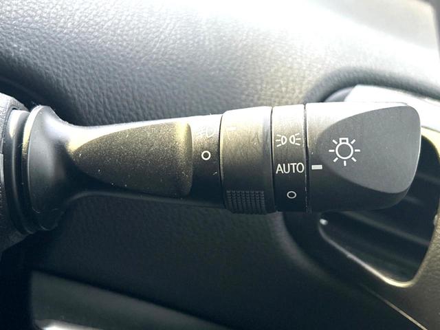 プリウス Ｓ　セーフティセンス　禁煙車　純正ＳＤナビ　全周囲カメラ　レーダークルーズコントロール　ＥＴＣ　Ｂｌｕｅｔｏｏｔｈ　ドラレコ　ＬＥＤヘッドライト　ＬＥＤフォグライト　レーンキープ　クリアランスソナー（44枚目）