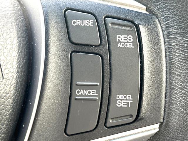 ステップワゴンスパーダ Z クールスピリット 両側電動ドア 後席モニター バックカメラ 禁煙車 ハーフレザーシート ドラレコ スマートキー HIDヘッド ビルトインETC クルコン オートライト オートエアコン 純正17インチアルミ CD(7枚目)