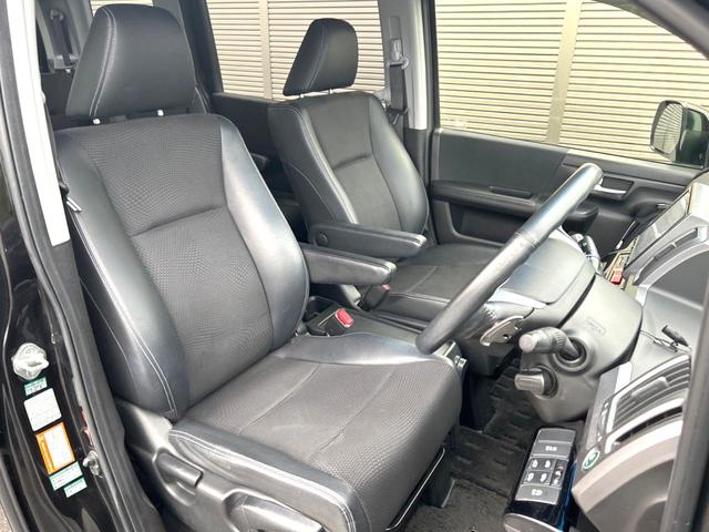 ステップワゴンスパーダ Z クールスピリット 両側電動ドア 後席モニター バックカメラ 禁煙車 ハーフレザーシート ドラレコ スマートキー HIDヘッド ビルトインETC クルコン オートライト オートエアコン 純正17インチアルミ CD(8枚目)