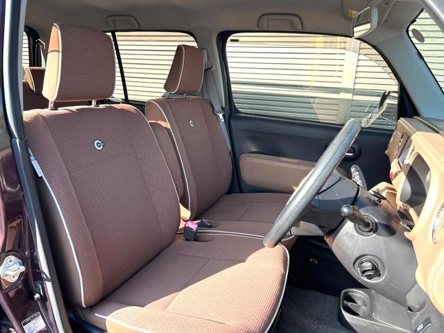 運転席シート廻りは使用感も少なく、良好な状態となっています。丁寧に使われていたことがよくわかりますね。