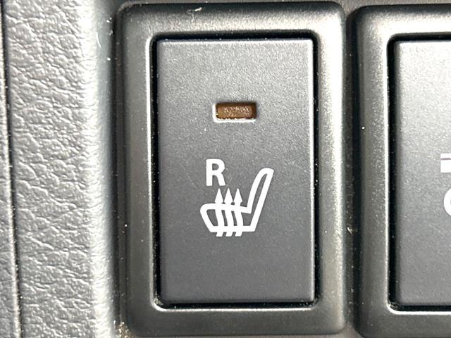 【シートヒーター】寒い日に重宝するシートヒーター！エアコンより早く温まってくれるので寒がりの人も安心ですね♪エアコンの温風は乾燥するから苦手、という方にもをおすすめです。