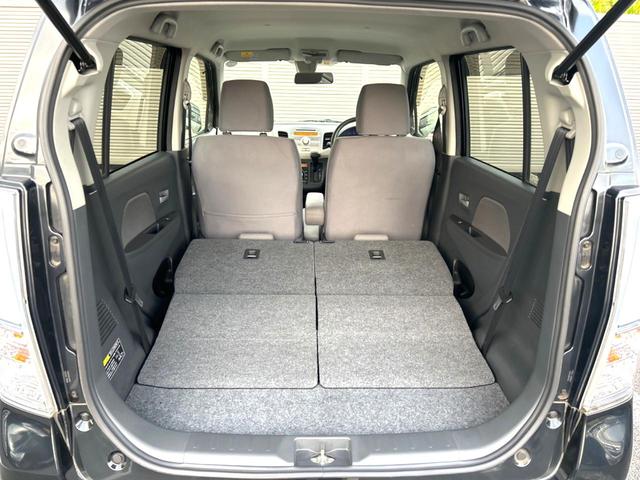 普段のお買い物や通勤、送迎等に十分な荷室スペースを確保しております。セカンドシートを倒すと、大きな荷物の積載も可能です♪