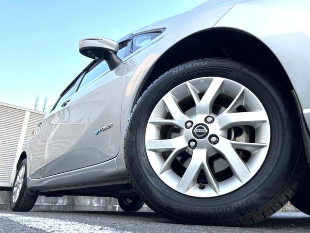 ノート ｅ－パワー　Ｘ　衝突軽減装置　全周囲カメラ　レーダークルーズ　バックカメラ　ＥＴＣ　Ｂｌｕｅｔｏｏｔｈ　フルセグ　ドラレコ　スマートキー　コーナーセンサー　ステアリングスイッチ　純正１５インチアルミホイール（13枚目）