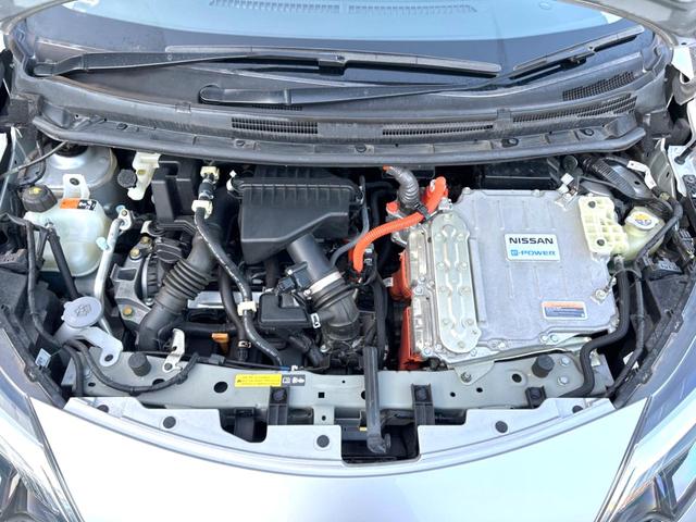 ノート ｅ－パワー　Ｘ　衝突軽減装置　全周囲カメラ　レーダークルーズ　バックカメラ　ＥＴＣ　Ｂｌｕｅｔｏｏｔｈ　フルセグ　ドラレコ　スマートキー　コーナーセンサー　ステアリングスイッチ　純正１５インチアルミホイール（18枚目）