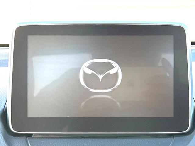 【８インチマツダコネクト】車内の雰囲気にマッチした大型のディスプレイ。スマホ接続でのナビ使用やＢｌｕｅｔｏｏｔｈ再生等、様々な機能が楽しめます。直感的なダイヤル操作が可能で、使い勝手も良好です。