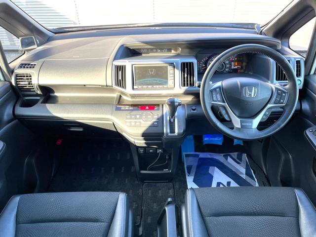 ステップワゴンスパーダ Z クールスピリット 両側電動スライドドア 禁煙車 純正ナビ バックカメラ ETC フルセグ ハーフレザーシート HIDヘッドライト クルーズコントロール 革巻きステアリング ステアリングスイッチ 純正17インチアルミ(2枚目)