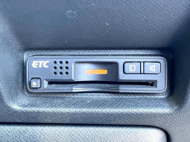 ステップワゴンスパーダ Z クールスピリット 両側電動スライドドア 禁煙車 純正ナビ バックカメラ ETC フルセグ ハーフレザーシート HIDヘッドライト クルーズコントロール 革巻きステアリング ステアリングスイッチ 純正17インチアルミ(7枚目)