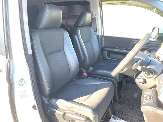 ステップワゴンスパーダ Z クールスピリット 両側電動スライドドア 禁煙車 純正ナビ バックカメラ ETC フルセグ ハーフレザーシート HIDヘッドライト クルーズコントロール 革巻きステアリング ステアリングスイッチ 純正17インチアルミ(8枚目)