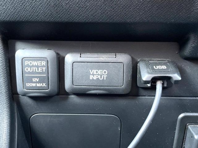 ステップワゴンスパーダ Z クールスピリット 両側電動スライドドア 禁煙車 純正ナビ バックカメラ ETC フルセグ ハーフレザーシート HIDヘッドライト クルーズコントロール 革巻きステアリング ステアリングスイッチ 純正17インチアルミ(42枚目)